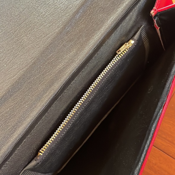 VINTAGE RED LEATHER HANDBAG - Picture 7 of 10